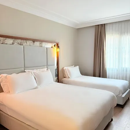 Hotel The Yali 3*