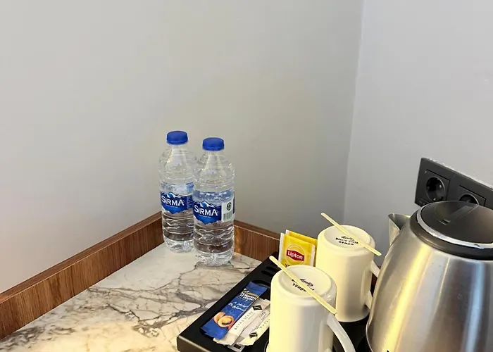 The Yali Σμύρνη