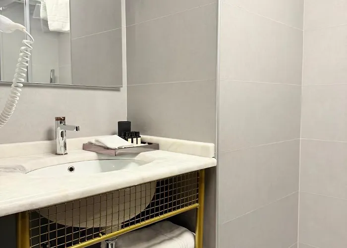 The Yali Σμύρνη