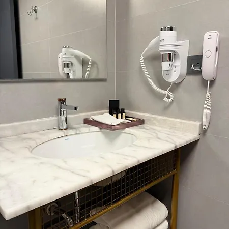 The Yali ホテル 3*