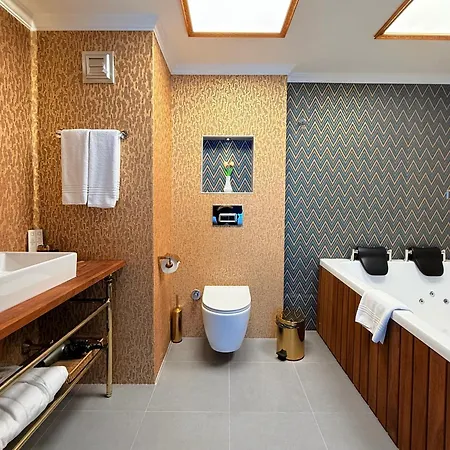 The Yali イズミル